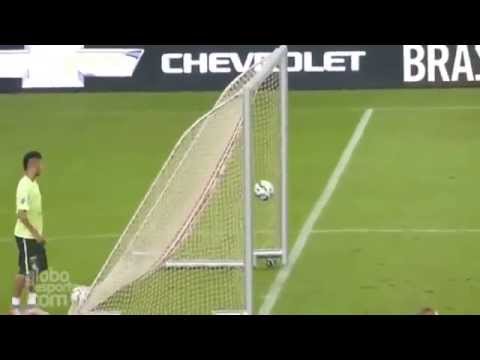 بالفيديو نيمار يستعرض مهاراته الغريبة في تدريبات البرازيل