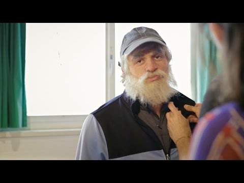 شاهد نجم سويسرا شاكيري في زى رجل عجوز