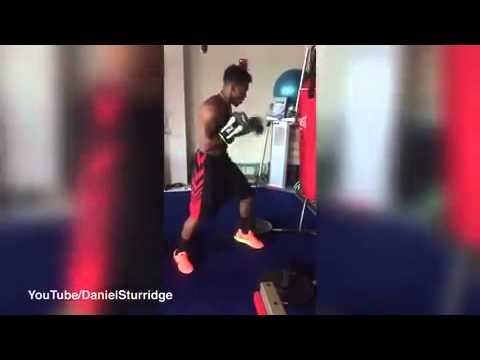 ستوريدج يظهر في حلبة ملاكمة