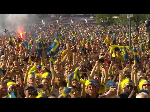 شاهد احتفالات جمهور السويد بفوز بلادهم في بطولة أوروبا