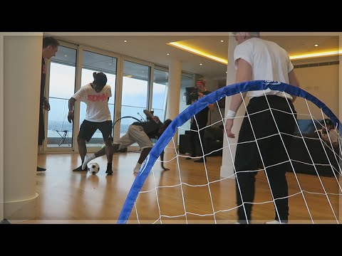 شاهد مباراة كرة قدم في أضيق مكان في العالم