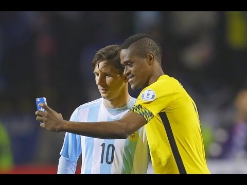 فيديو لحظات مجنونة خالدة في تاريخ الساحرة المستديرة