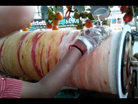 بالفيديو طريقة صناعة الأيس كريم بفكرة الشاورمة