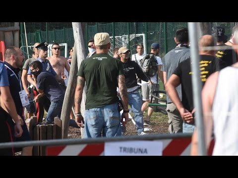 اشتباكات فى لقاء ودى بإيطاليا