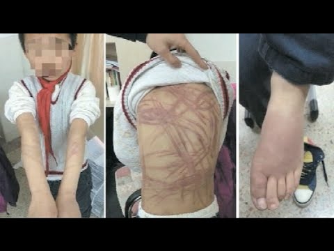 بالفيديو أم تضرب ابنها بسوط وتشوه جسده