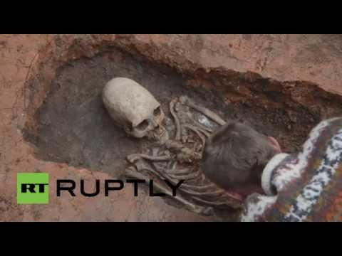 شاهد اكتشاف جمجمة بشرية غريبة الشكل في روسيا