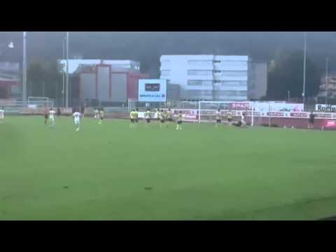 شاهد الأسطورة تشافي يسجل هدفا بحرفية رائعة