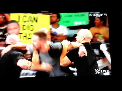 بطل مسلسل “arrow” يظهر ضمن مصارعى “wwe” الأثنين المقبل