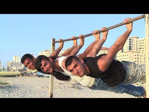 شاهد رياضة ستريت وورك آوت تفرد عضلاتها في غزة