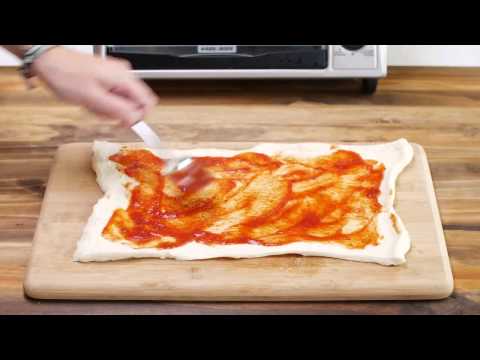 شاهد إعداد حلقات البيتزا الشهية بطريقة سريعة وشيقة