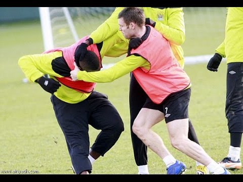 شاهد أبرز المشاجرات في كرة القدم