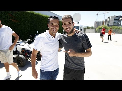 شاهدبيدرو يلقى كلمته الوداعية وسط نجوم برشلونة