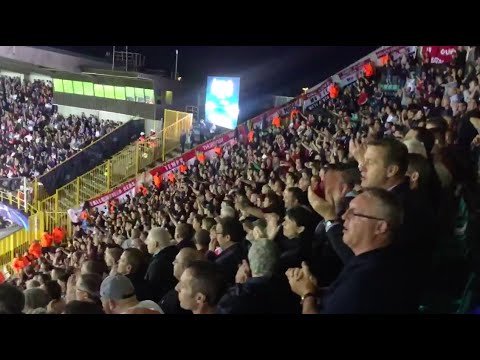 شاهدجماهير مان يونايتد تُغنى لـروميرو أنشودة فالكو