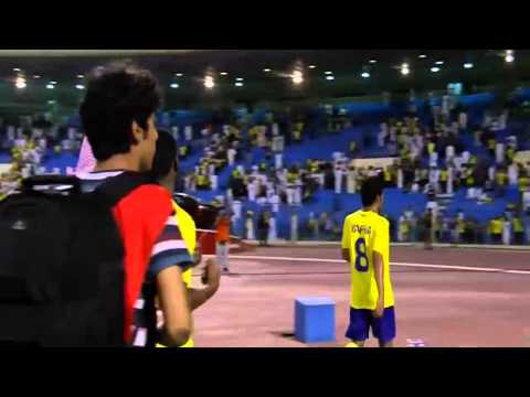 شاهد لاعبي نادي القادسية يشاركون الجمهور فرحة لقاء  النصر