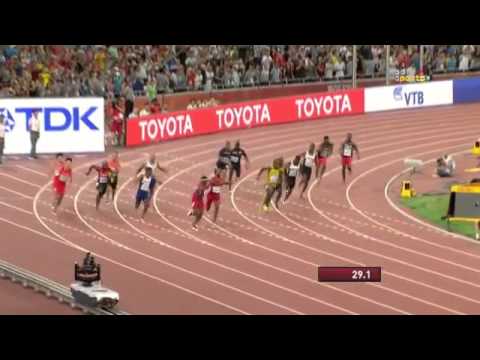 شاهد بولت يقود فريقه ببراعة لحصد سباق التتابع في بكين