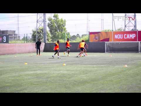 شاهد ناشئ في فريق تشيلسي الإنجليزي  يتلاعب بالنجوم الكبار