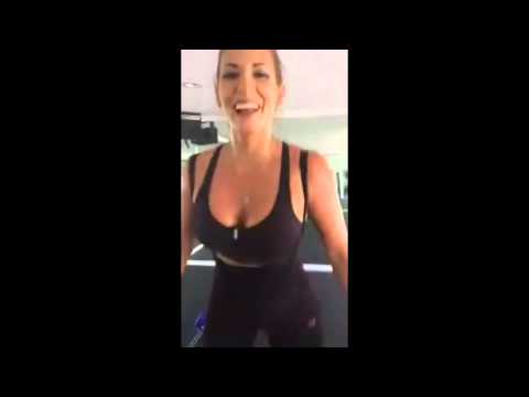 شاهد مشجعة لـالمصري تتوعد النادي الأهلي