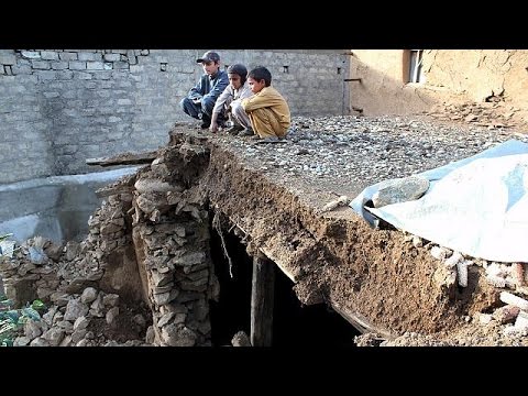 شاهد ارتفاع حصيلة زلزال باكستان وأفغانستان إلى 350 قتيلا