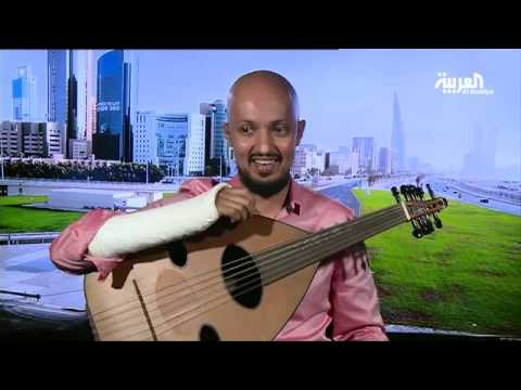 شاهد سعد جواد يؤلف ويعزف مقطوعة موسيقية بيد واحدة