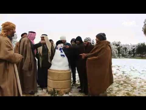 الثلوج تغطي وجه رفحاء شمال السعودية