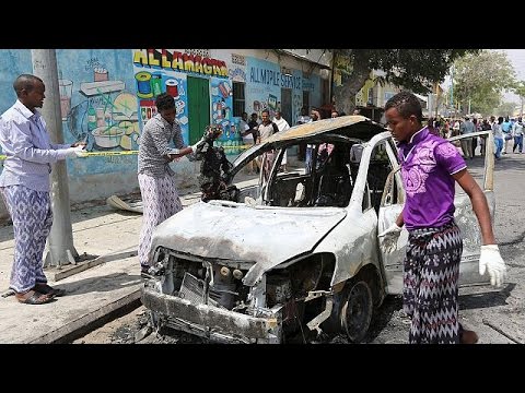 مقتل 3 أشخاص في هجوم استهدف مسؤولا أمنيا  في مطار مقديشو