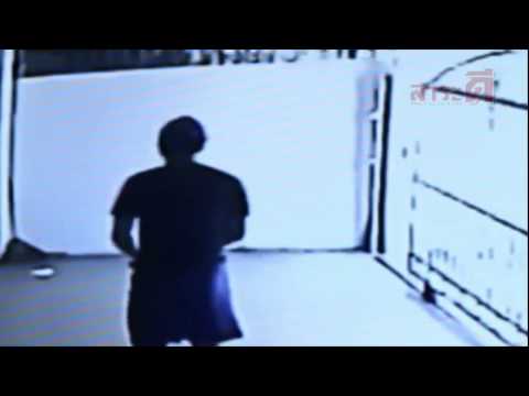 بالفيديو ثعبان يهاجم شابًا بشكل مفاجئ