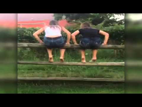 بالفيديو سقطات مروعة لفتيات 